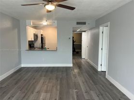 494 NW 165th Street Rd