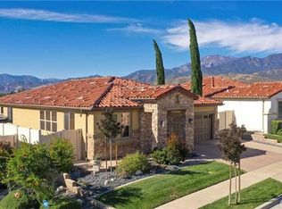 152 Country Club Dr, Calimesa, CA 92320