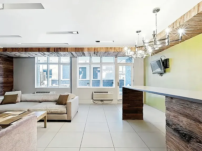 2-26 50th Ave #C — Photo 7