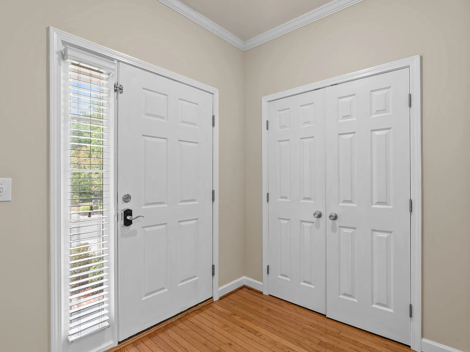 3 bed, 1744 sqft, $1,950 — Photo 3