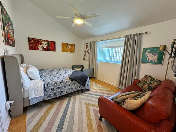 3rd image of 525 Summer View Cir #525