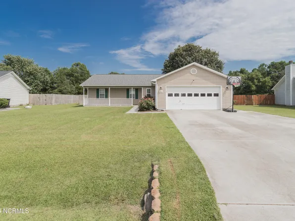 308 Kenilworth Place, Hubert, NC 28539