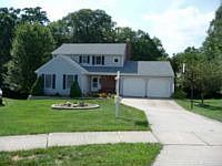 1st image of 814 W Farrow Ct