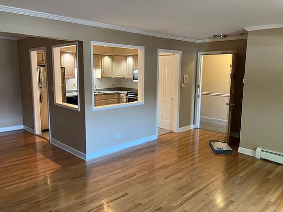 5th image of 514 W Miner St #5
