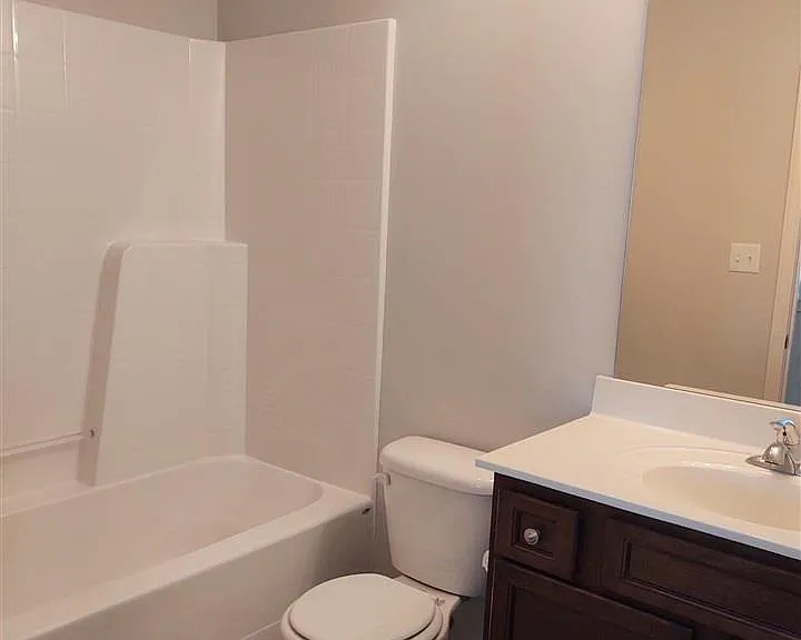 208 Falling Water Ln SW — Photo 12