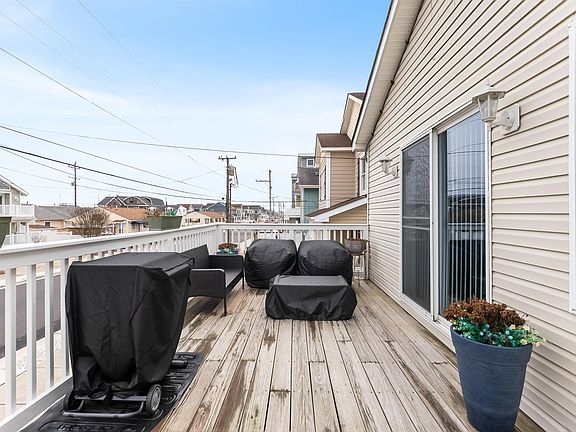 4th image of 106 W Syracuse Ave