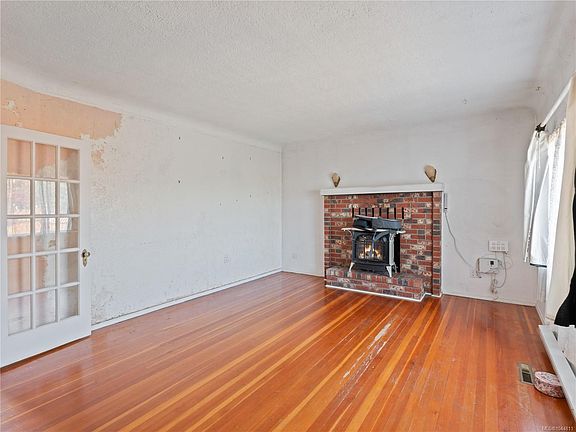 2nd image of 2968 Arbutus St