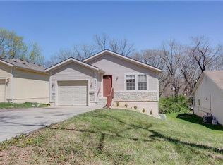 9241 Walnut St, Kansas City, MO 64114