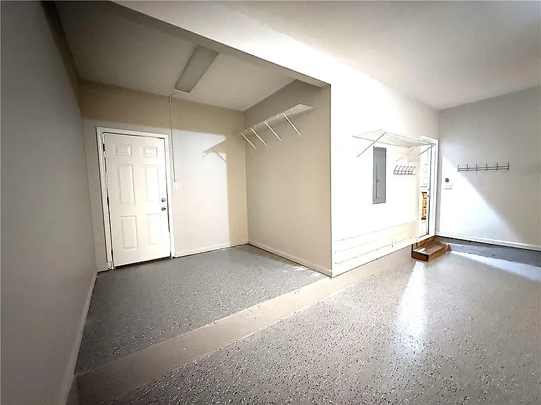 1310 Rosewood Dr — Photo 31