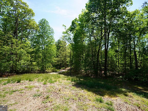 3rd image of 302 Jackson Rd