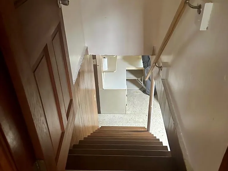 481 Hill St — Photo 10