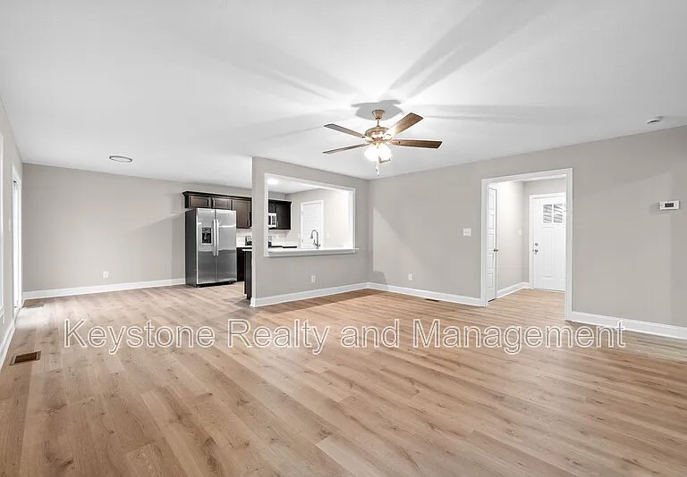 3800 Roscommon Way — Photo 3