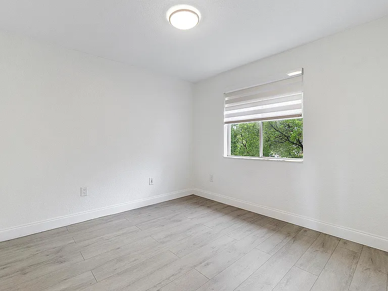 3923 SW 169th Ter — Photo 27