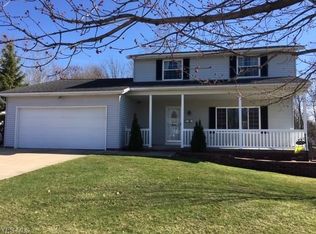 8921 Lakeview Cir, Parma, OH 44129
