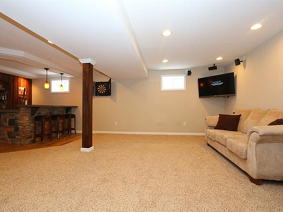 5th image of 8402 Nightshade Dr