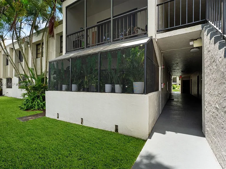 7947 SW 104th St #104-C — Photo 1