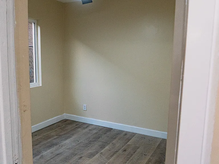 2233 Logan Ave #2 — Photo 18