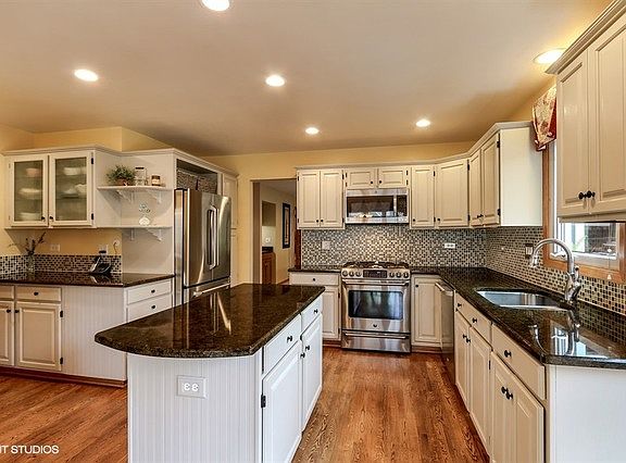 5th image of 1950 N Oak Wood Dr