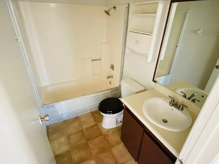 917 Bridgewater St #C — Photo 3