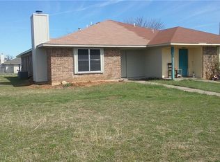 3401 Republic Dr, Forest Hill, TX 76140
