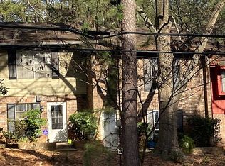713 Garden Walk Dr, Stone Mountain, GA