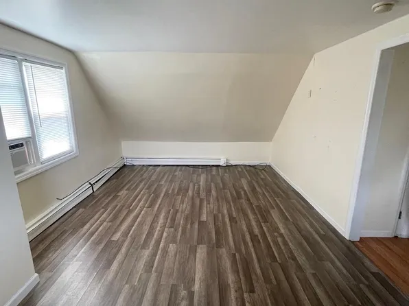 (undisclosed Address), West Hempstead, NY 11552