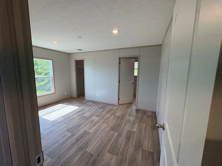 1128 S Gay Ave — Photo 50
