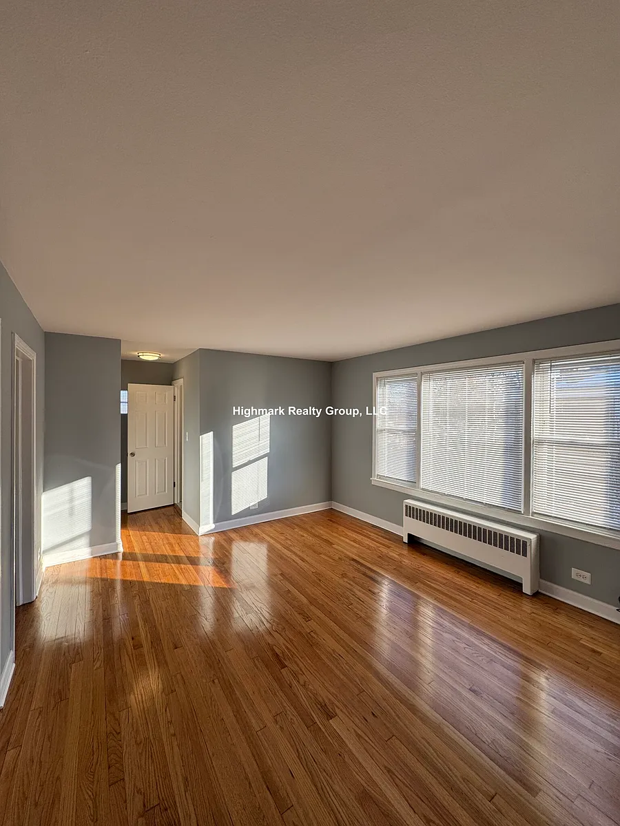 Building Photo - 2752 W North Shore Ave #2BA