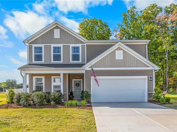 113 Palomino Dr, King, NC 27021