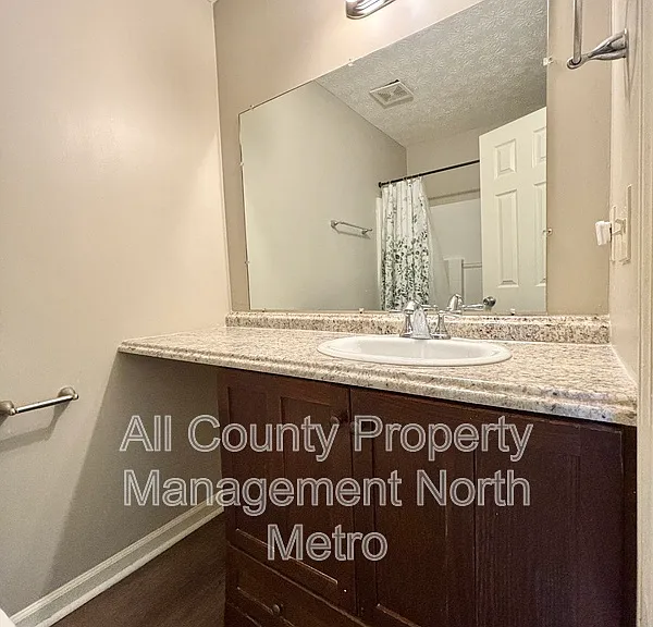 2245 Highpoint Rd — Photo 3