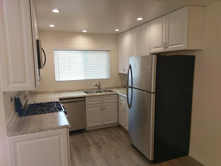876 Cherrywood Way — Photo 8