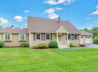 2 W Shore Rd, Merrimac, MA 01860