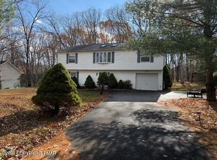 3224 Lake View Dr, Henryville, PA 18332