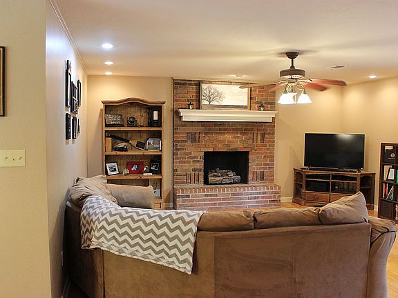 3rd image of 217 Ouita Cir