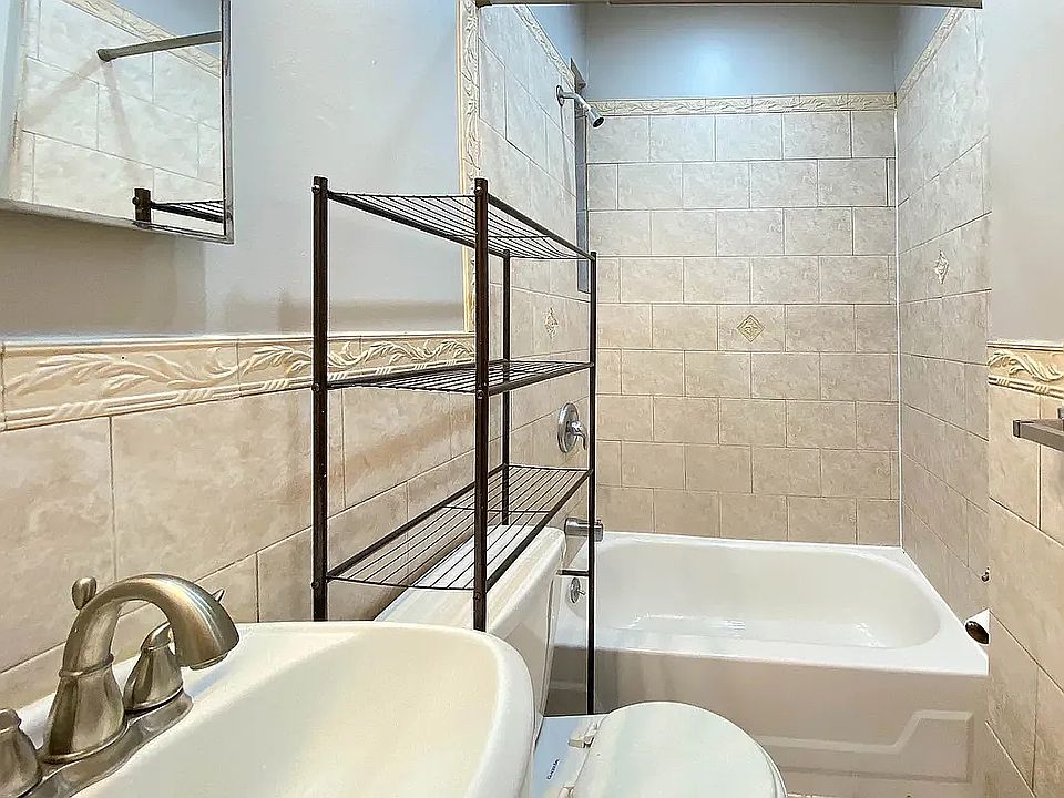 2nd image of 698 Eastern Pkwy #2C