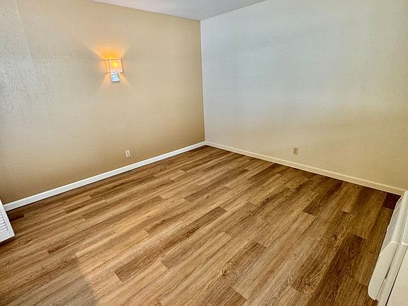 3rd image of 1804 T St APT 12