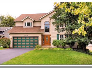 26W407 Jewell Rd, Winfield, IL 60190