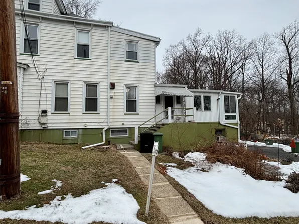 20 N Farview Ave #C, Paramus, NJ 07652