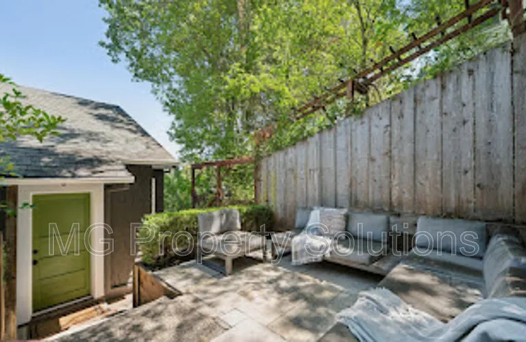 21 Humboldt Ave — Photo 10