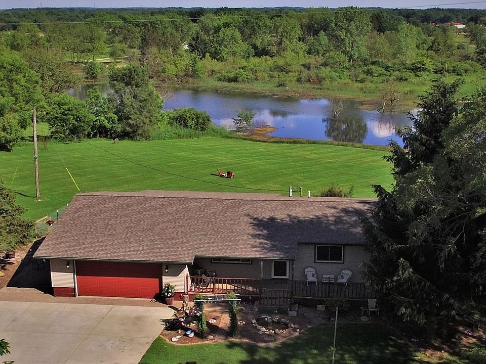 Walk-out Ranch on 2 acres in Valparaiso.
