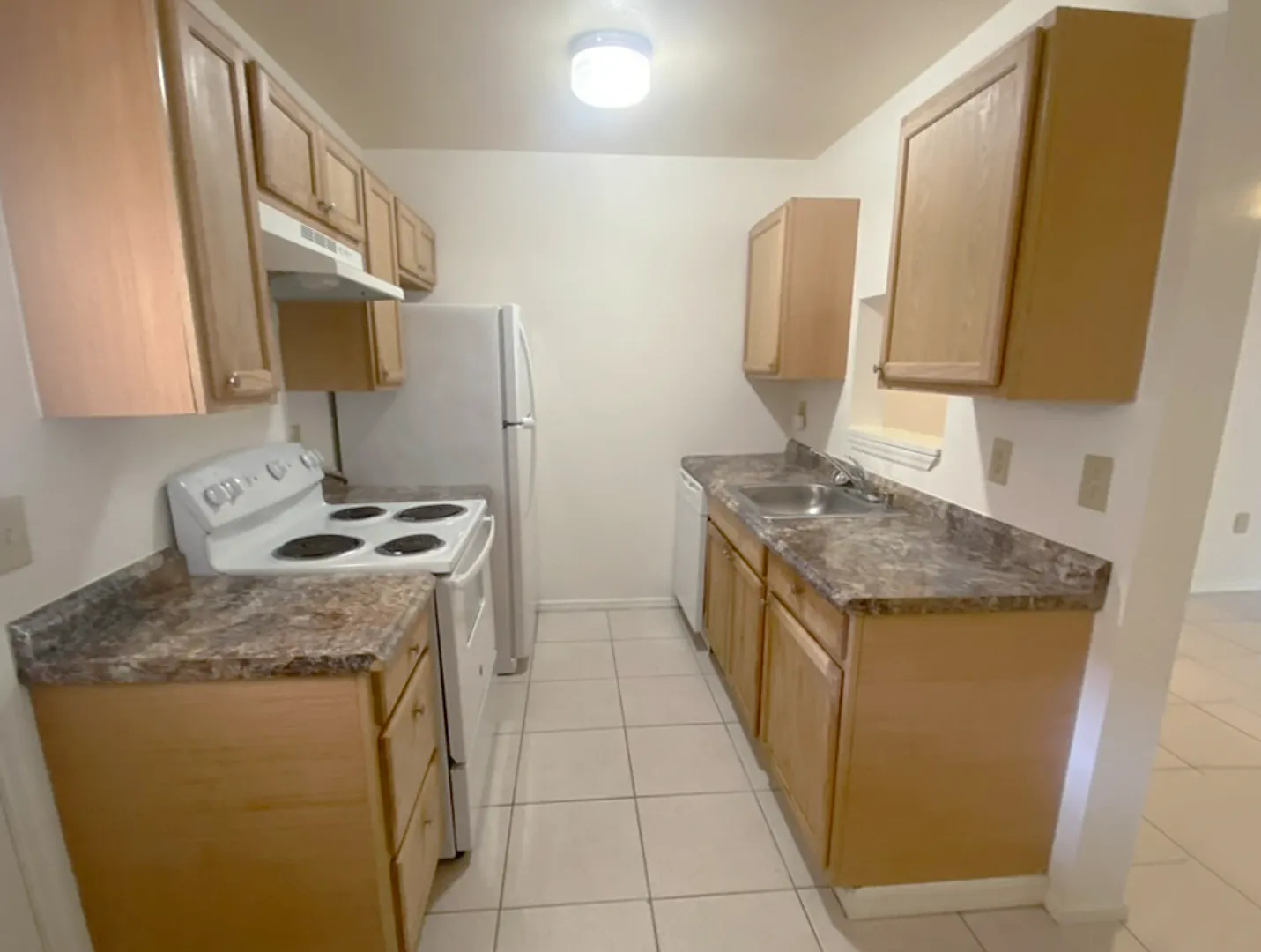 3906 SW 26th Terrace — Photo 3