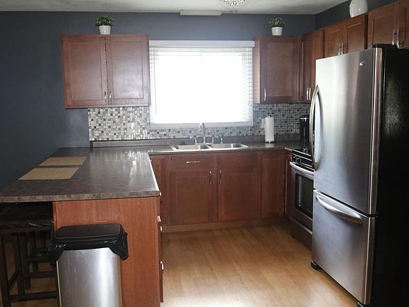 3rd image of 2187 Highlander Dr SE