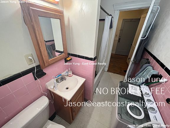 4th image of 360 Riverway #368-17