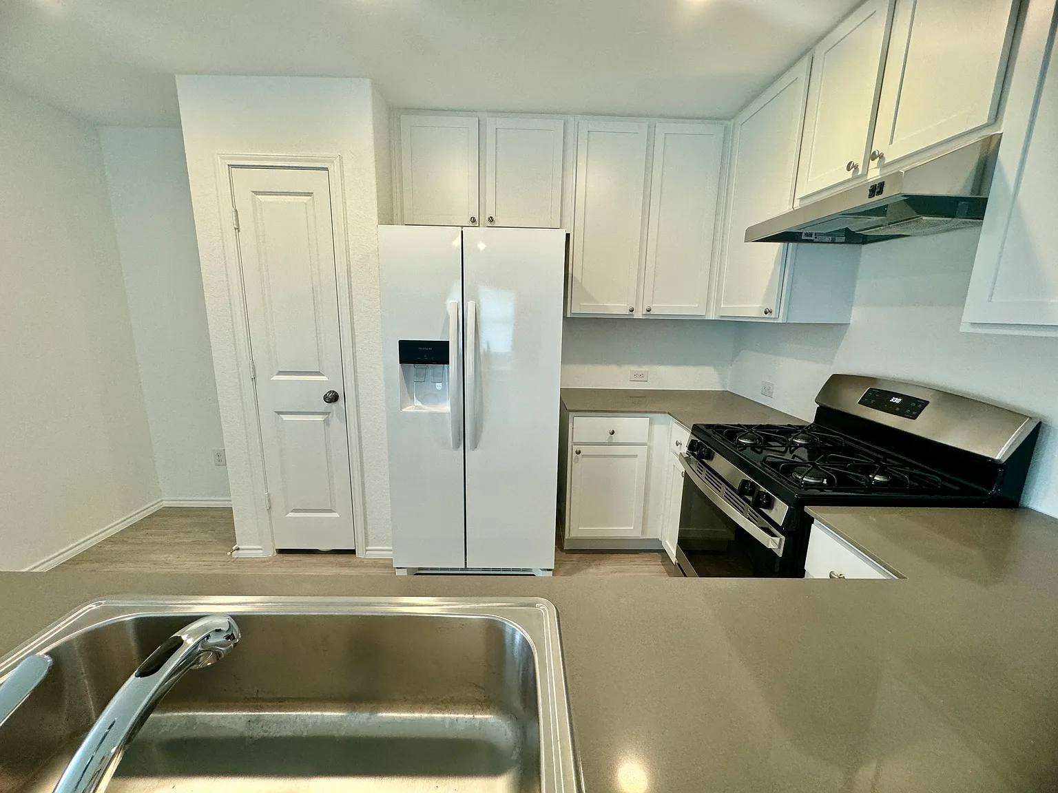 4 bed, 1667 sqft, $2,100 — Photo 4