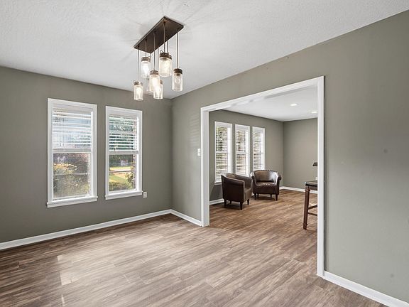 3rd image of 109 Briarwood Dr