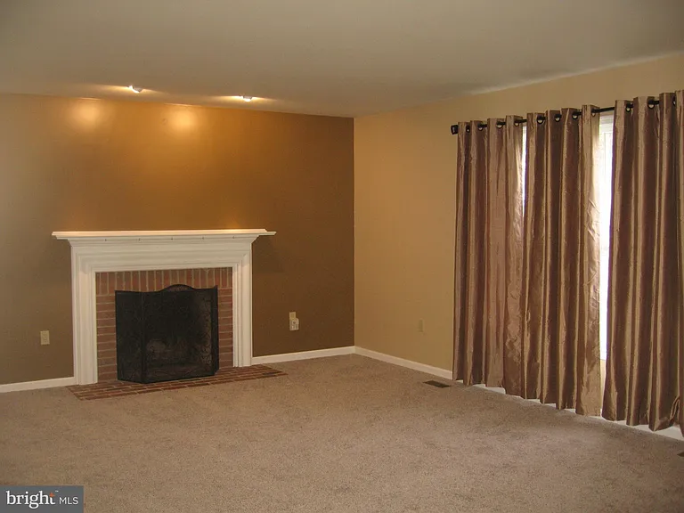 2109 S Childs Rd — Photo 15