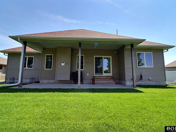 4th image of 3122 Applewood Dr