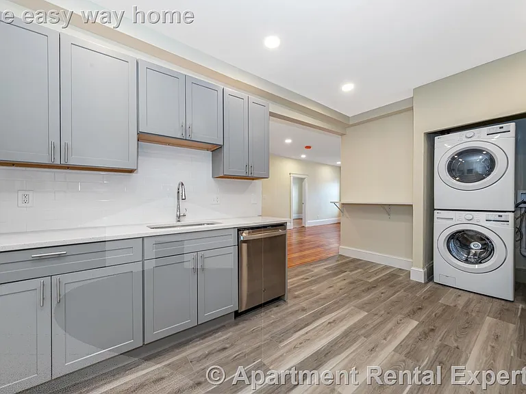 44 Brackett St #1 — Photo 2