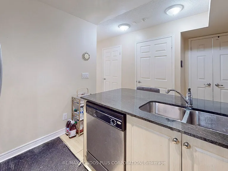 60 Fairfax Cres #315 — Photo 20