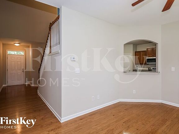 4th image of 135 Oakmont Dr